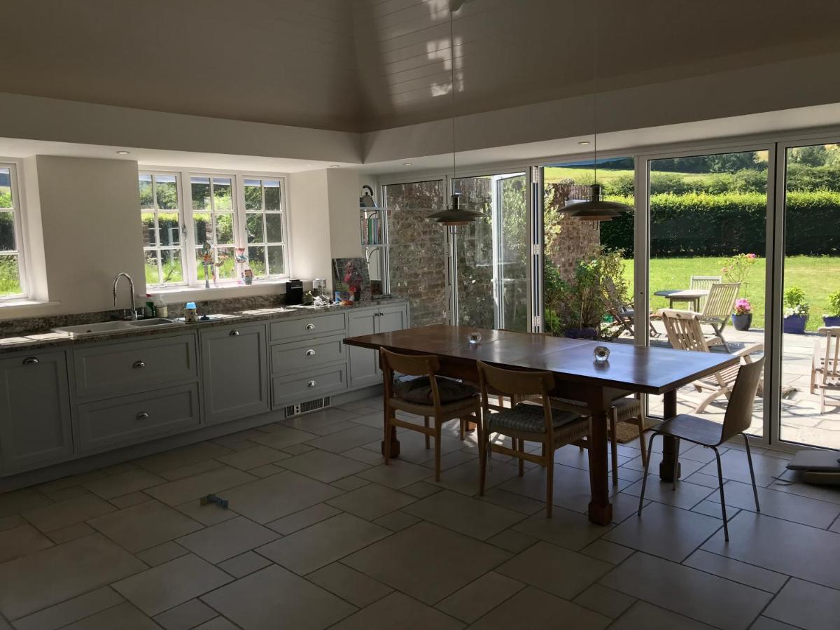Charlton End - Goodwood Events Bed & Breakfast Чичестър Екстериор снимка